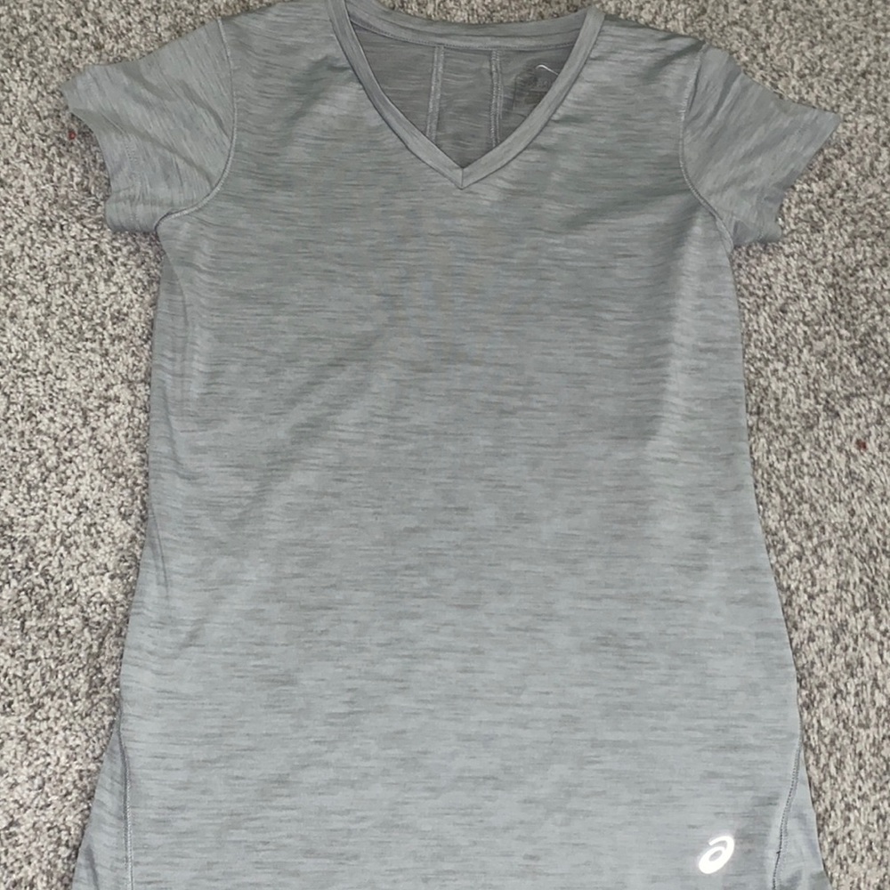 GRAY DRY FIT MATERIAL ATHLETIC WORKOUT TOP